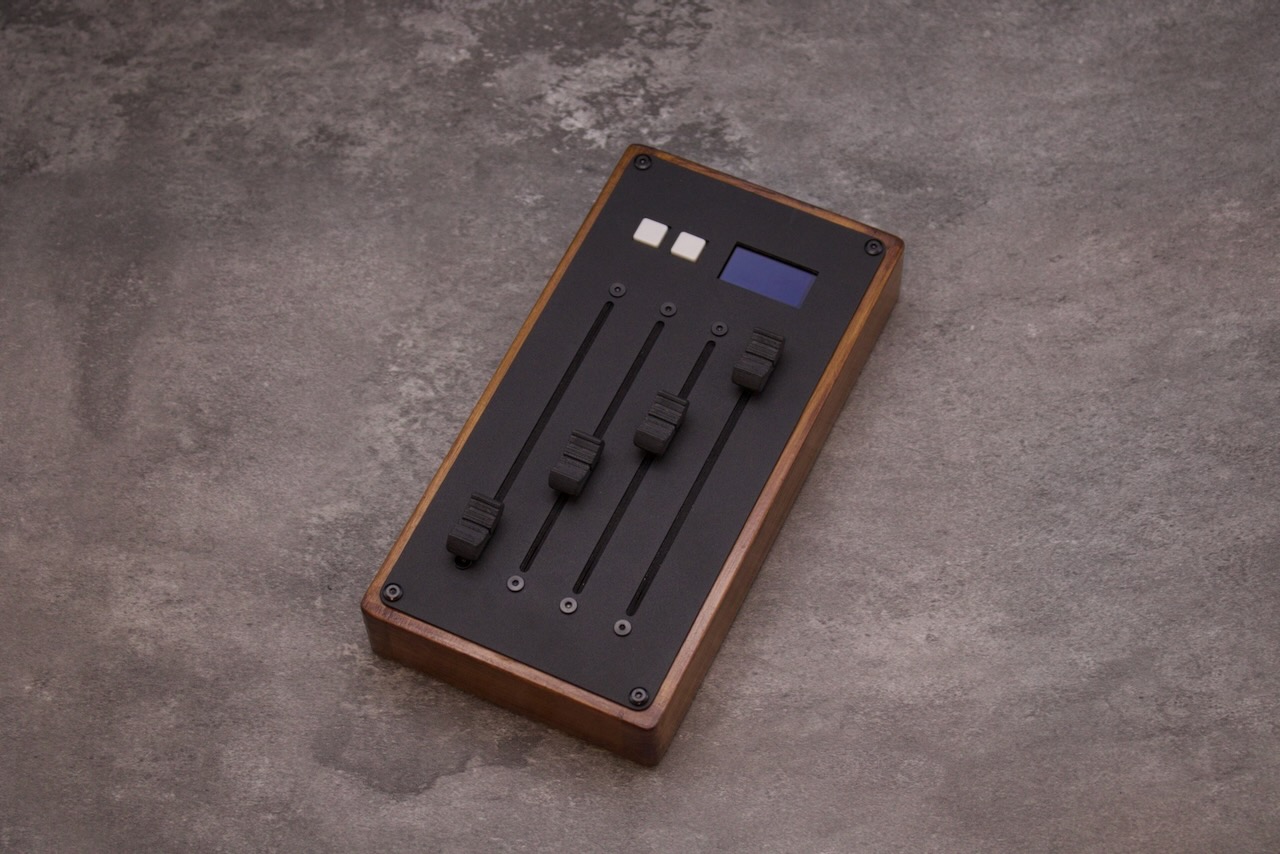 EM-4E motorized fader controller